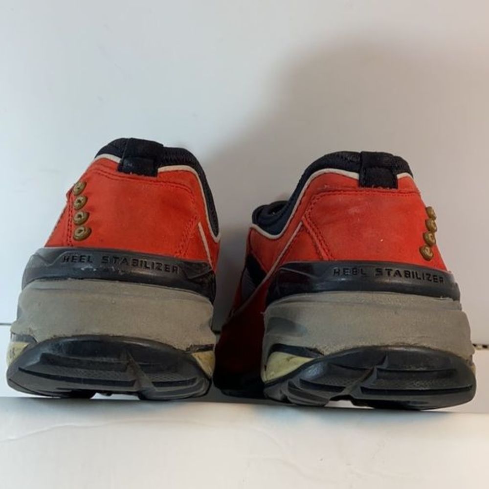 Ecco women's receptor red suede zip up front sneaker casual shoe size 8 - Picture 3 of 8